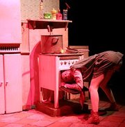 Aus dem Kühlschrank in den Ofen – "Rosine Leckermaul" auf der Suche nach Gretel.